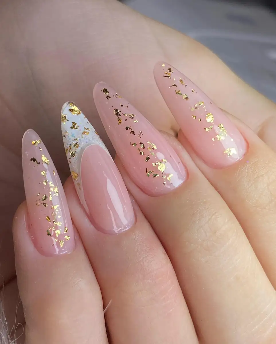 Gold Leaf Elegance Nails Style Thumbnail 2